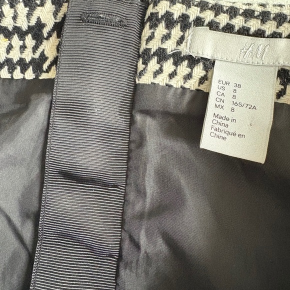 H & M Skirt - Picture 7 of 10